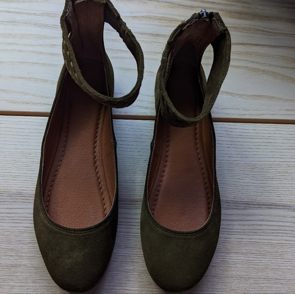 LAST FEW!! 🆕🌿FRYE SUEDE BALLET FLATS🌿 - Picture 6 of 6